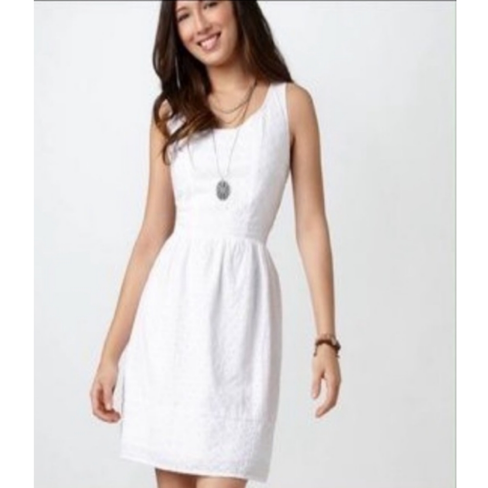 🌞 3/$15 American Eagle White Eyelet Dress Size 2